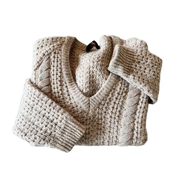 Vintage heavyknit oversized grandpa v neck sweater - Picture 2 of 4